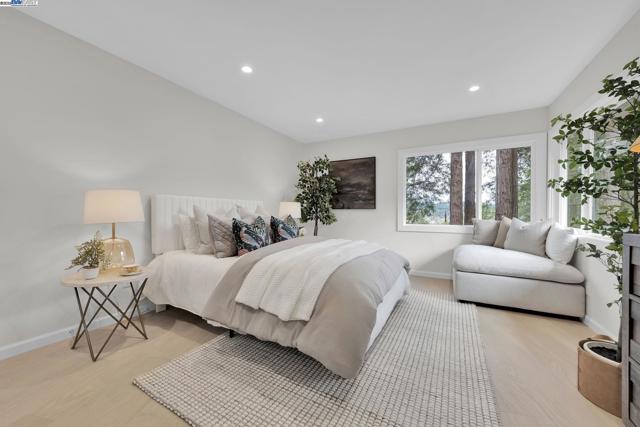 90 Upper Briar Road, Kentfield CA: https://media.crmls.org/mediaz/97c843f7-0b8c-487f-bc83-4d2d202c84d1.jpg