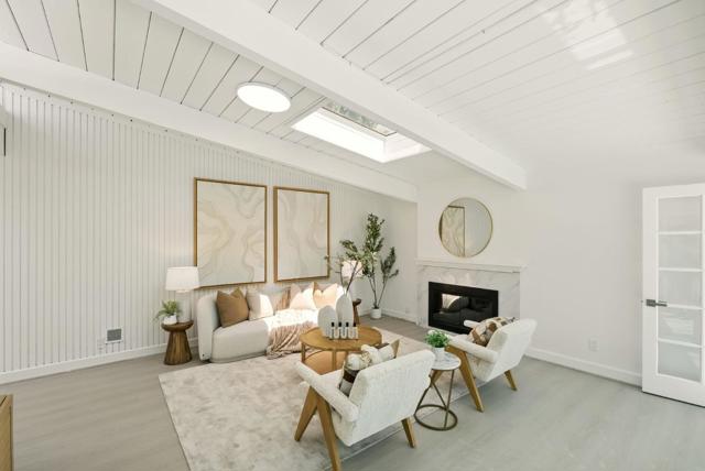 747 De Soto Drive, Palo Alto CA: https://media.crmls.org/mediaz/97c85564-3b8a-484f-bb1e-ecb2d3dd9d5d.jpg