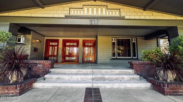 217 Oaklawn Avenue, South Pasadena CA: https://media.crmls.org/mediaz/97c8de90-e4ff-4a25-b4a0-ddc434d816d7.jpg
