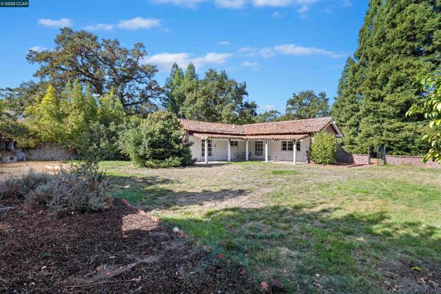 2339 Tice Valley Blvd, Walnut Creek CA: https://media.crmls.org/mediaz/97c8e94e-54ad-4437-9b4b-94d2fb9b0c25.jpg
