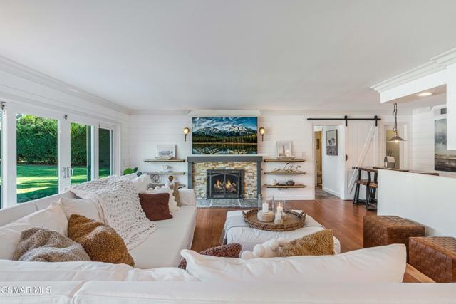 552 Longbranch Road, Simi Valley CA: https://media.crmls.org/mediaz/97c93aa9-7103-4d62-9b3c-a03479e4790c.jpg