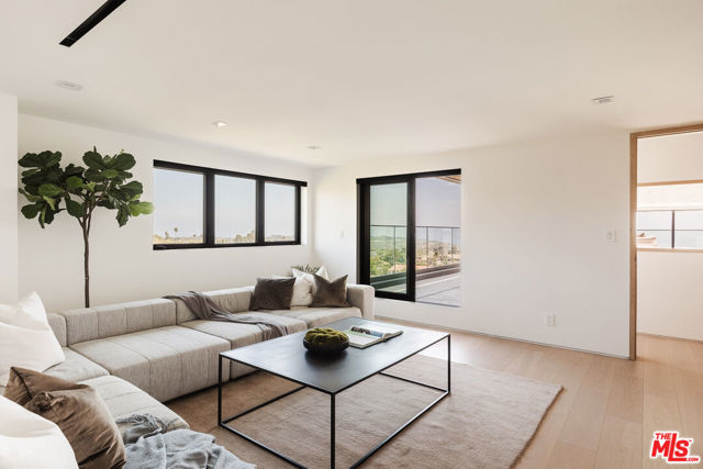 29800 Cuthbert Road, Malibu CA: https://media.crmls.org/mediaz/97ca9f8c-98c5-43ab-aedb-f3a8563e3f18.jpg