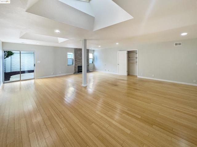 883 Calle De Verde, San Jose CA: https://media.crmls.org/mediaz/97cbc556-3ab9-4f1b-904a-3884cb97d7d5.jpg