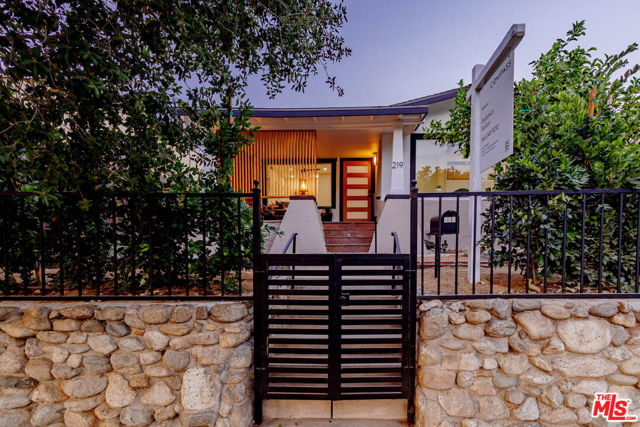 219 Joy Street, Los Angeles CA: https://media.crmls.org/mediaz/97ccdb43-6822-4cab-bdeb-eb53b296dbaa.jpg