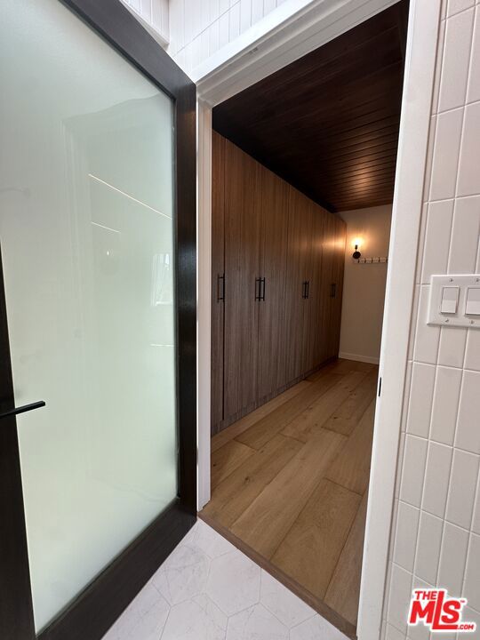7460 Woodrow Wilson Drive, Los Angeles CA: https://media.crmls.org/mediaz/97ccfd8f-3ff7-49c1-b4ce-3d0ede1cb3d9.jpg