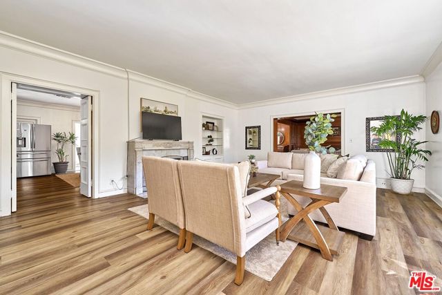 728 S Windsor Boulevard, Los Angeles CA: https://media.crmls.org/mediaz/97cd41b4-9b22-4d89-aa58-a509d28b0c89.jpg