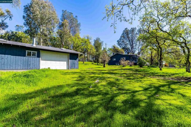 125 Sam Lynn Way, Oroville CA: https://media.crmls.org/mediaz/97ce7d1d-8e2e-4f6a-8b07-8ece9997cebc.jpg