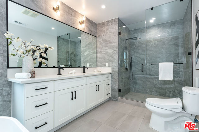 732 N Cherokee Avenue, Los Angeles CA: https://media.crmls.org/mediaz/97ce9587-f442-469a-8c8c-e17477955eab.jpg