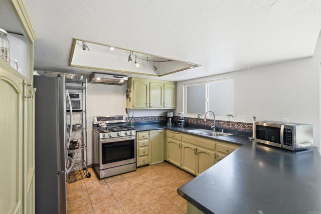 Image 20 of 42 For 3340 Skytrail Ranch Rd