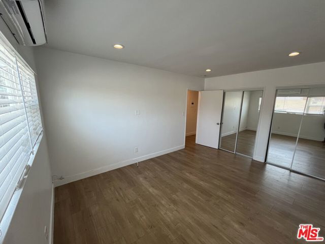 561 N Sweetzer Avenue, West Hollywood CA: https://media.crmls.org/mediaz/97cf78ea-7fe9-4f58-afcf-82fc95a94bb6.jpg
