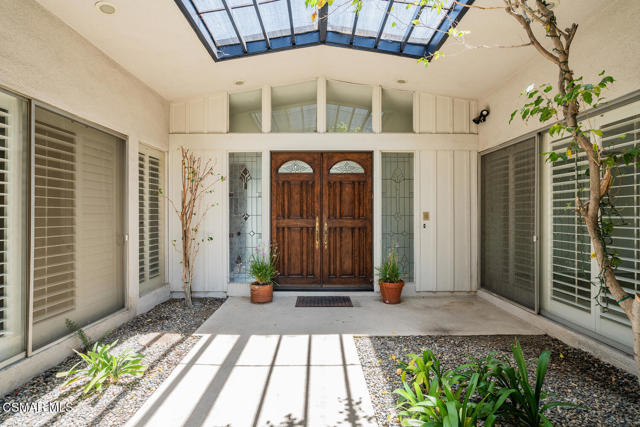 18854 Edleen Drive, Tarzana CA: https://media.crmls.org/mediaz/97cfce26-536f-47d8-8d96-b1d7bc066efb.jpg