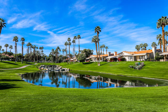 76676 Chrysanthemum Way, Palm Desert CA: https://media.crmls.org/mediaz/97d006c8-964c-4e9d-ae0e-37e45d851574.jpg