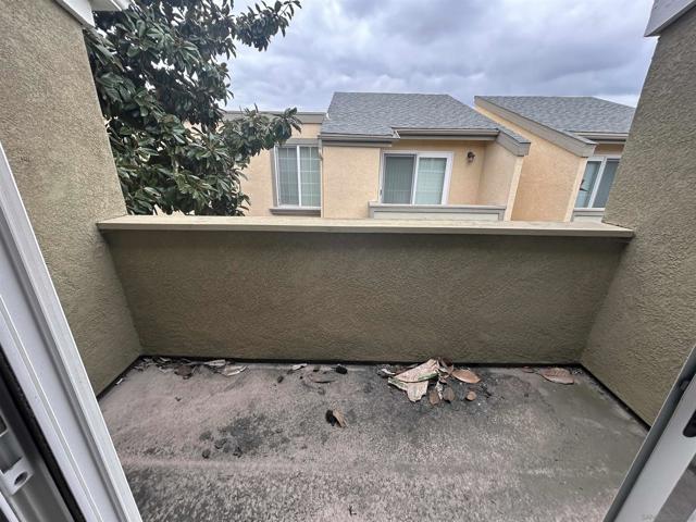 5404 Balboa Arms Dr, San Diego CA: https://media.crmls.org/mediaz/97d04d66-97e7-4513-a698-f7834f29a674.jpg