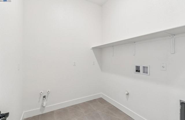 1552 Kasnak Drive, Manteca CA: https://media.crmls.org/mediaz/97d08457-05bb-41c2-849c-52b6a29ed041.jpg