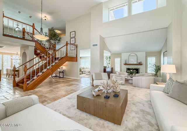 3331 Monte Carlo Drive, Thousand Oaks CA: https://media.crmls.org/mediaz/97d0d539-0a47-4f45-86cb-79c5e49e9525.jpg