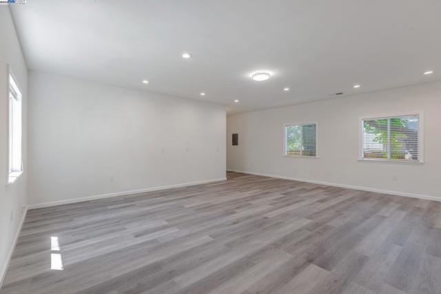 2056 Elm St, Livermore CA: https://media.crmls.org/mediaz/97d0eb39-5fdb-4a41-bf1f-746df426566b.jpg