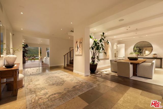 1319 Amalfi Drive photo 25