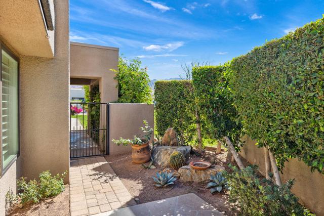 48835 Mescal Lane, Palm Desert CA: https://media.crmls.org/mediaz/97d14a4c-3ad9-4980-905c-7b361ddbc017.jpg