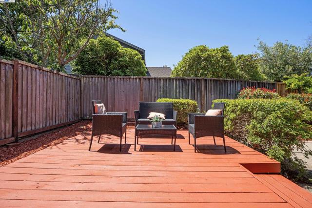 139 Justin Cir, Alameda CA: https://media.crmls.org/mediaz/97d19cc0-b5b1-4275-9cc9-7e8ee4198a0a.jpg