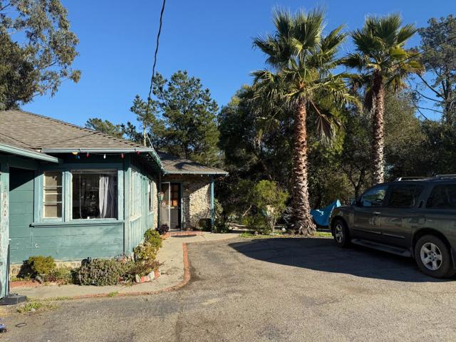3460 Maplethorpe Lane, Soquel CA: https://media.crmls.org/mediaz/97d3dac4-656b-486c-94b8-f23090122836.jpg
