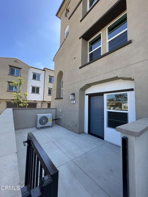 Detail Gallery Image 3 of 20 For 560 via San Felipe, Camarillo,  CA 93012 - 3 Beds | 2/2 Baths
