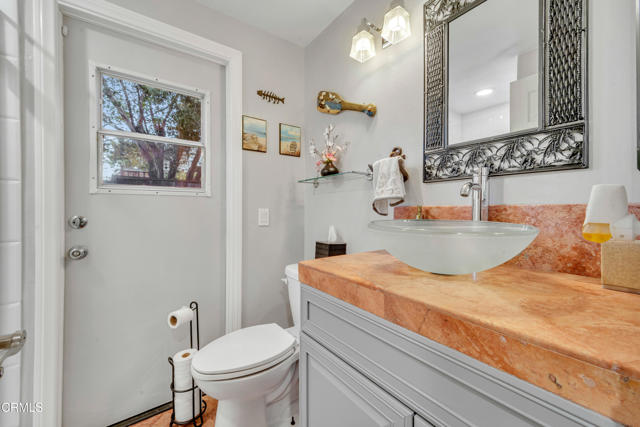 Detail Gallery Image 10 of 39 For 447 Anacapa Cir, Newbury Park,  CA 91320 - 4 Beds | 3 Baths