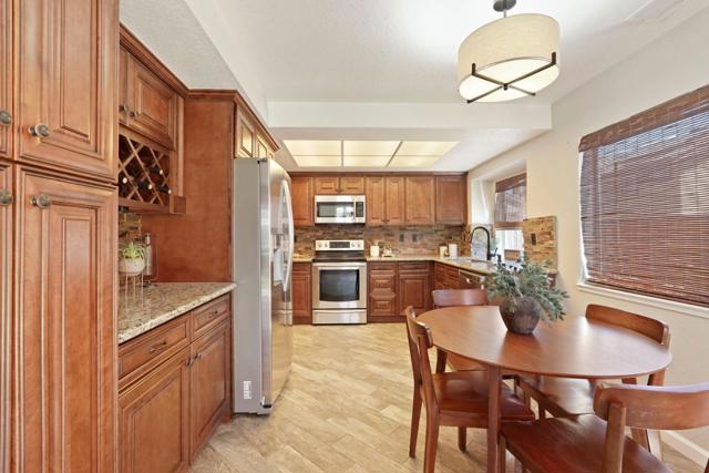 2610 Meadow Brook Lane, Tracy CA: https://media.crmls.org/mediaz/97d4d249-3cf9-4217-b903-5bf6def8ef91.jpg