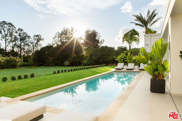 1437 S Jameson Lane, Montecito CA: https://media.crmls.org/mediaz/97d5b916-7a3a-4775-9954-73d4ccf28a02.jpg