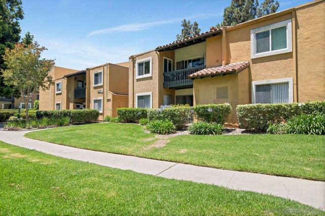 17105 W Bernardo Dr, San Diego CA: https://media.crmls.org/mediaz/97d61c09-03c4-44c9-80fc-0ee1fbfbfe46.jpg