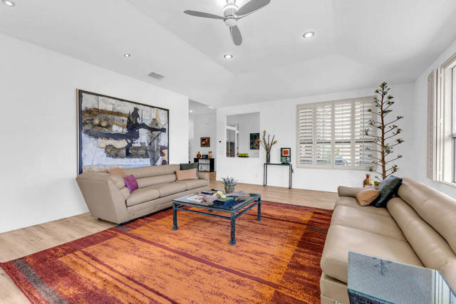 29 El Roble Court, Rancho Mirage CA: https://media.crmls.org/mediaz/97d61d05-b56f-4509-96d2-5a15a989664d.jpg