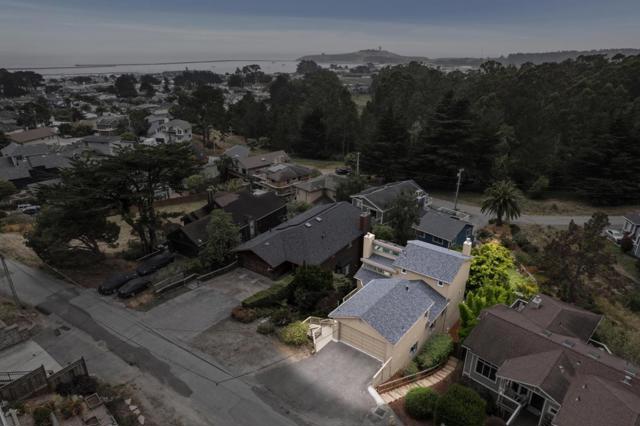 389 Avenue Granada, El Granada CA: https://media.crmls.org/mediaz/97d6dad7-39ae-4d1c-8ca2-52e67f63af0b.jpg