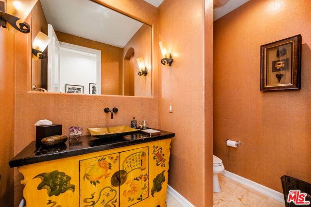 26722 Provence Drive, Calabasas CA: https://media.crmls.org/mediaz/97d7144e-eaf3-4656-a3e9-1ef074e8ed28.jpg
