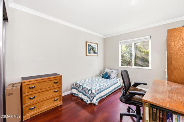 952 Carefree Drive, Simi Valley CA: https://media.crmls.org/mediaz/97d77dbc-9318-46e3-af6b-20fe4fc973a5.jpg