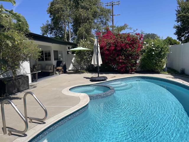Detail Gallery Image 3 of 56 For 6860 Whitaker Ave, Lake Balboa,  CA 91406 - 3 Beds | 2 Baths