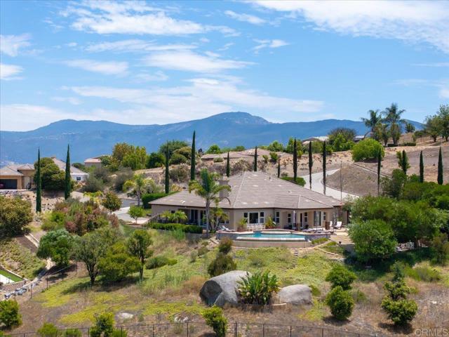 31662 Orange Blossom Ct, Valley Center CA: https://media.crmls.org/mediaz/97d7a3e6-b3d8-4635-b5cd-a03fa0844dad.jpg