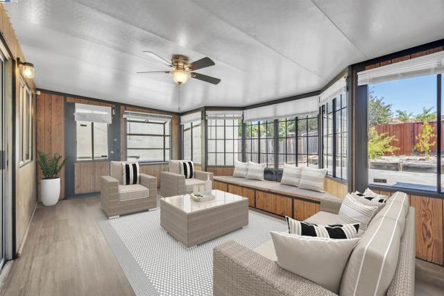 33025 Calistoga St, Union City CA: https://media.crmls.org/mediaz/97d83d87-4699-4a19-b7ac-288f351a325d.jpg