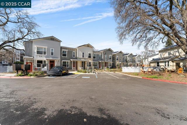 100 Esperanza Place, Walnut Creek CA: https://media.crmls.org/mediaz/97d871bb-bf58-4f70-b243-a2fcd93d04de.jpg