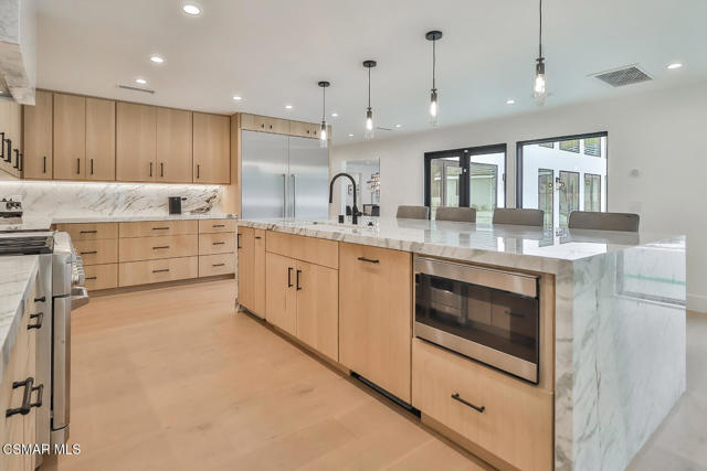 31754 Foxfield Drive, Westlake Village CA: https://media.crmls.org/mediaz/97d9ada3-4ad6-4e0c-989a-2d0837ce1329.jpg