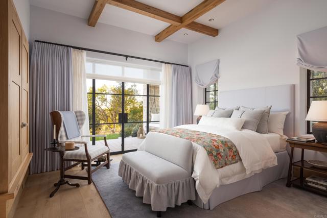 17845 Via de Fortuna, Rancho Santa Fe CA: https://media.crmls.org/mediaz/97d9f826-8048-490f-b800-abdeeb5f93d5.jpg