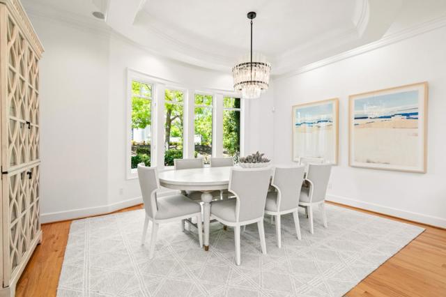 6 Zachary Court, Menlo Park CA: https://media.crmls.org/mediaz/97da2125-dfd8-425c-ab8d-4cdb6687bf1c.jpg