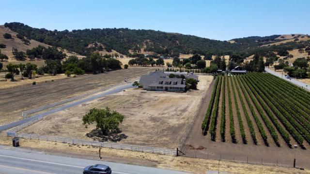 19715 Hale Avenue, Morgan Hill CA: https://media.crmls.org/mediaz/97da652d-3bb9-4b01-b903-2aa07eef9b34.jpg