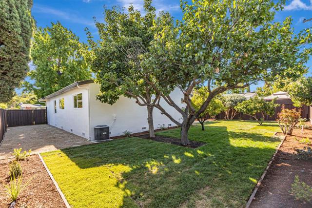 890 Silacci Drive, Campbell CA: https://media.crmls.org/mediaz/97da716a-fe39-4207-9375-0d5ecbebf8fe.jpg