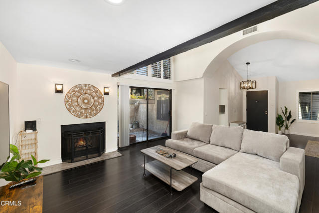 Detail Gallery Image 7 of 27 For 8231 Mason Ave #E,  Winnetka,  CA 91306 - 2 Beds | 2 Baths