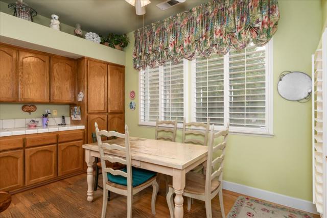 1130 Minarets Avenue, Clovis CA: https://media.crmls.org/mediaz/97db146e-df36-4fdd-bb5d-8b775daa51e6.jpg