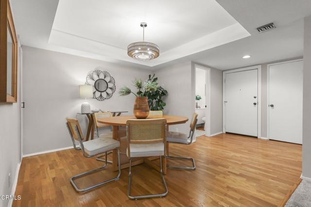 Detail Gallery Image 8 of 37 For 640 S Lake Ave #105,  Pasadena,  CA 91106 - 2 Beds | 2/1 Baths