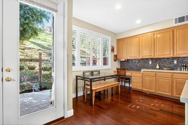 Detail Gallery Image 20 of 62 For 5531 Foxtail Loop, Carlsbad,  CA 92010 - 3 Beds | 2/1 Baths