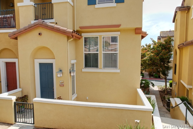 1866 E 12th ST, National City CA: https://media.crmls.org/mediaz/97dc2dfc-2edf-49a9-a2c2-0a4395df6e47.jpg