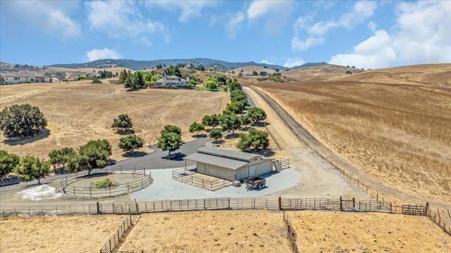 275 Nicholson Drive, Hollister CA: https://media.crmls.org/mediaz/97dc62ce-295a-4d43-a7df-2535fe57bf60.jpg