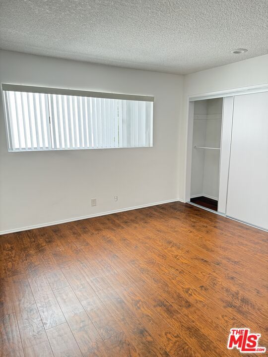 1138 11th Street, Santa Monica CA: https://media.crmls.org/mediaz/97dca9da-d679-4b5a-8928-1d816d622915.jpg