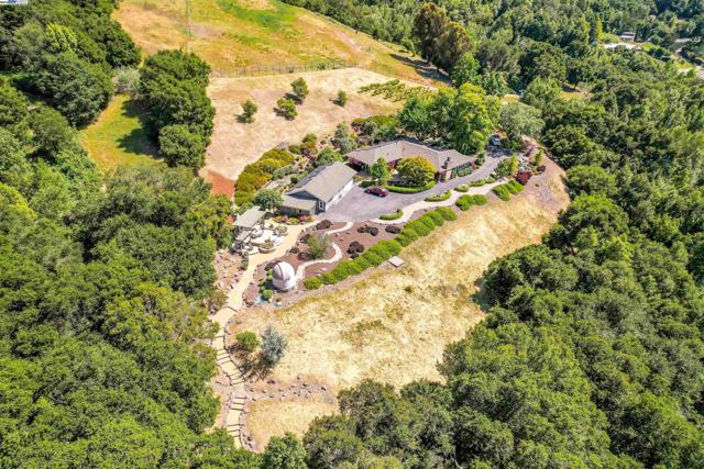 8700 Oak Tree Ln, Castro Valley CA: https://media.crmls.org/mediaz/97dcaf51-0ab4-4254-b249-18a54c272b69.jpg